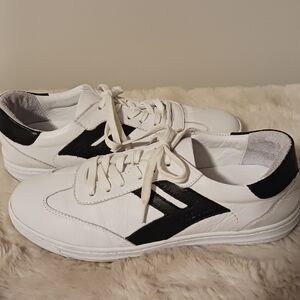 Andrea Conti Classic White and Black Leather Sneakers